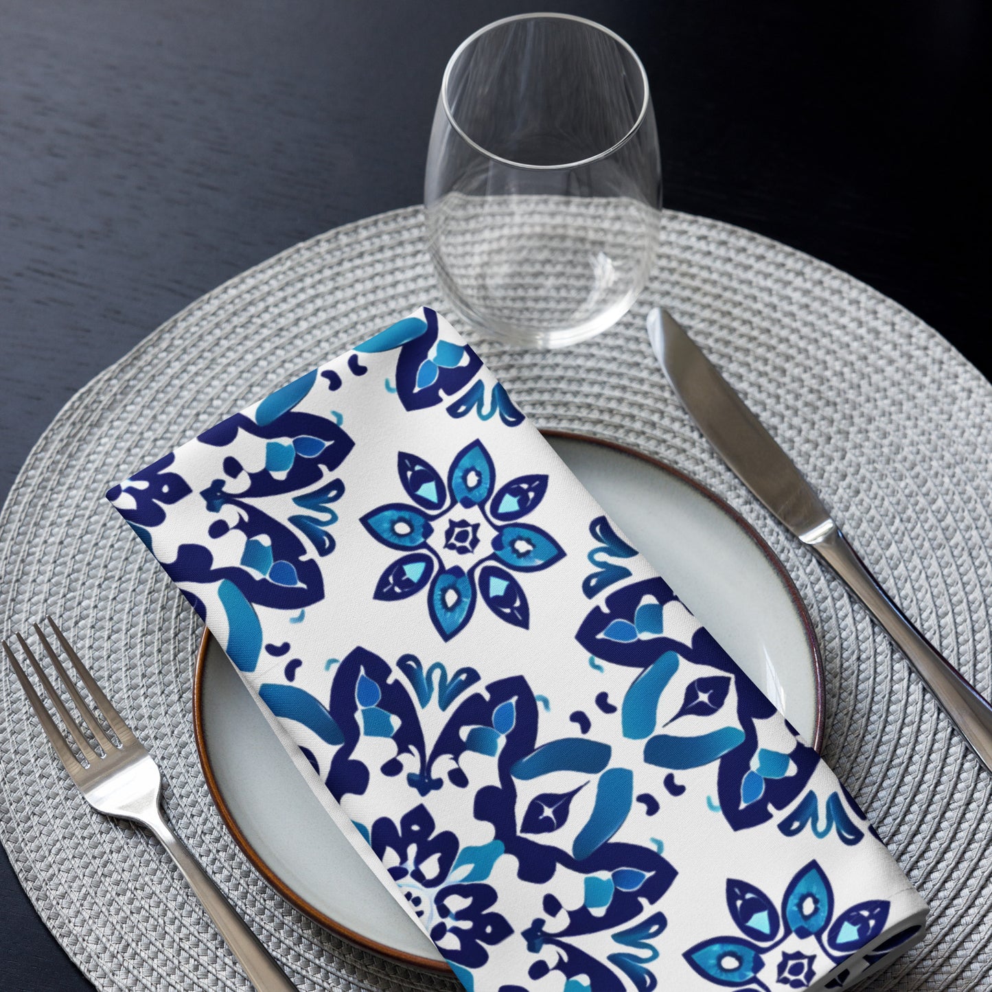 Cloth napkin set In Spanish Inspired Azulejos Pattern