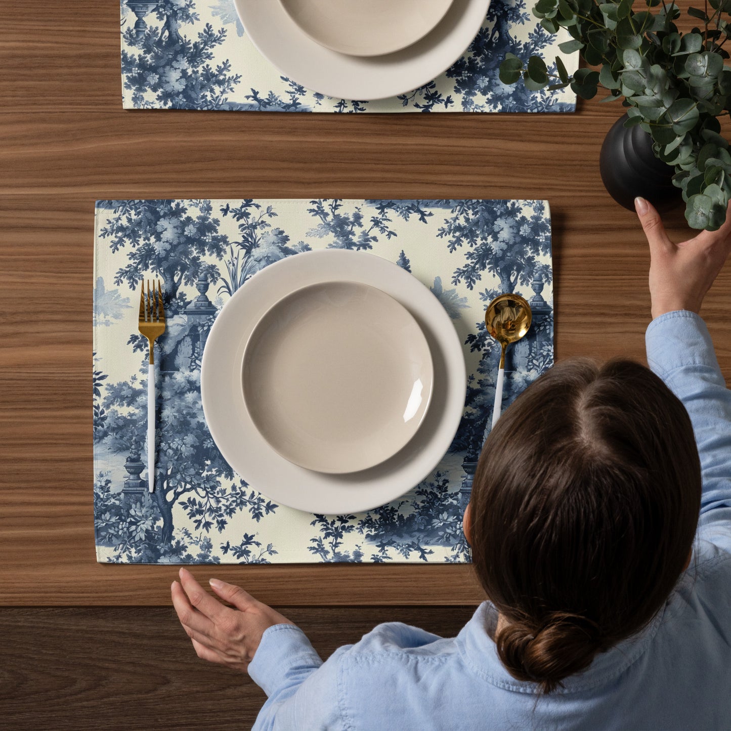 Placemat Set In French Inspired Toile De Jouy Pattern