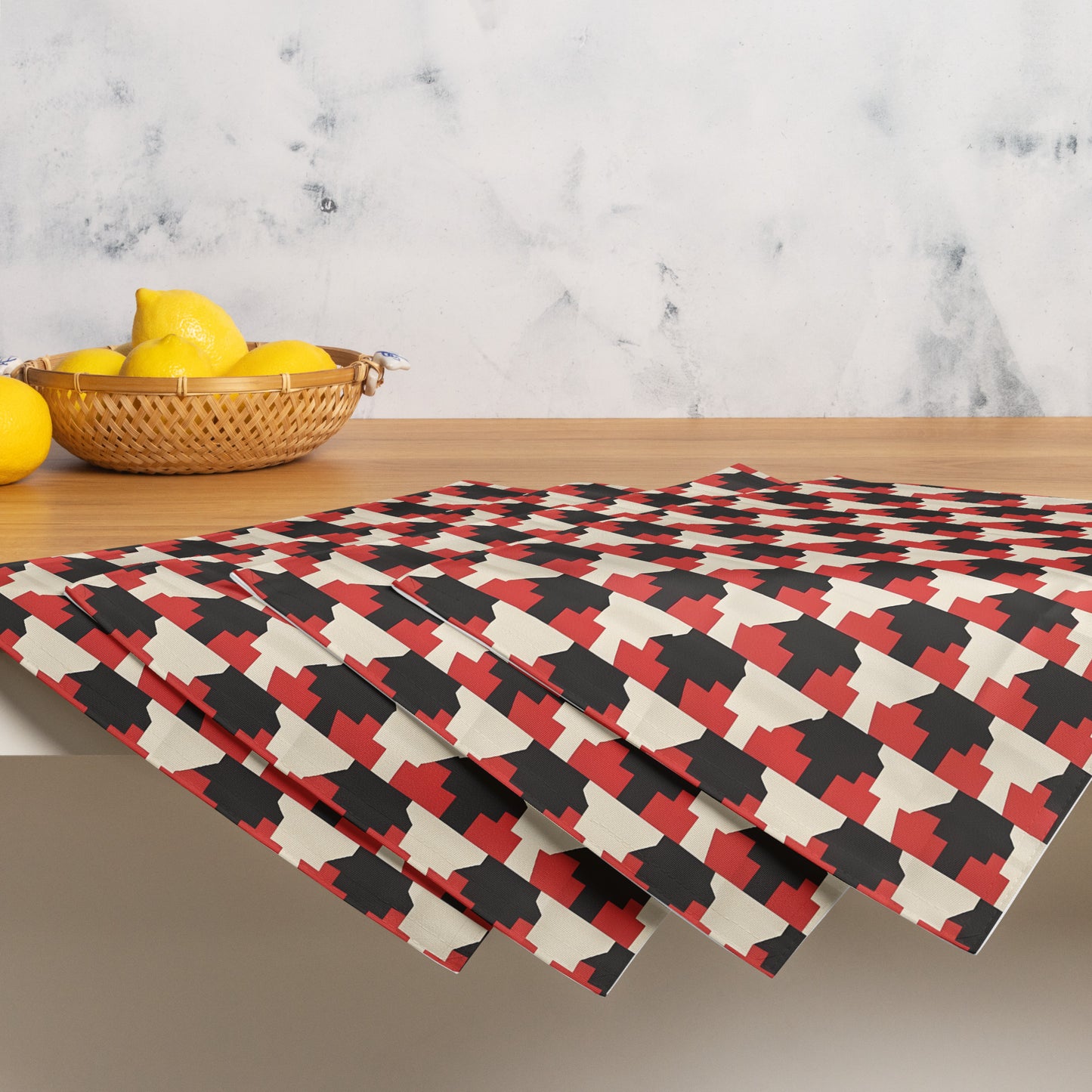 Placemat Set In French Inspired Pied-de-poule pattern