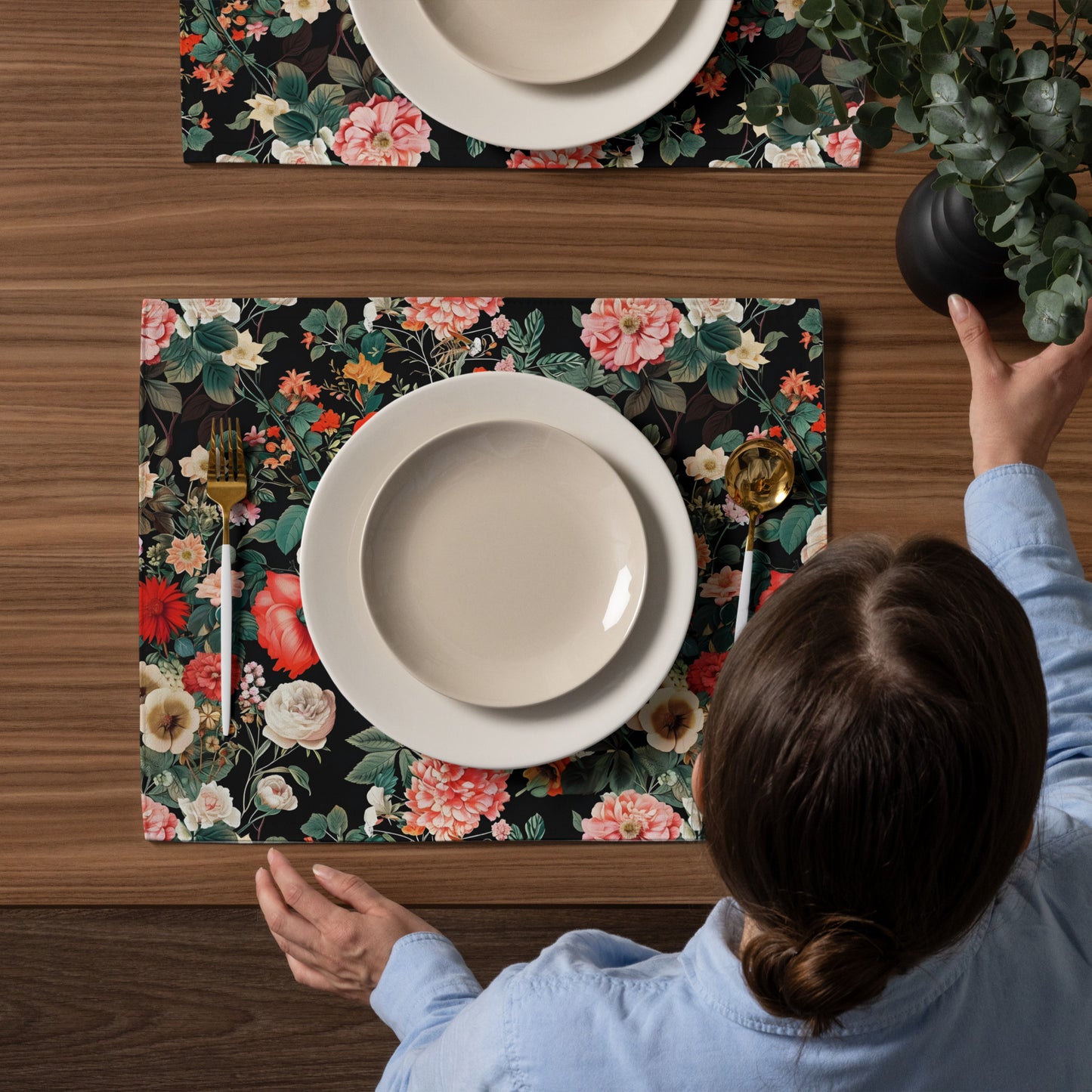 Placemat Set In Floral Pattern