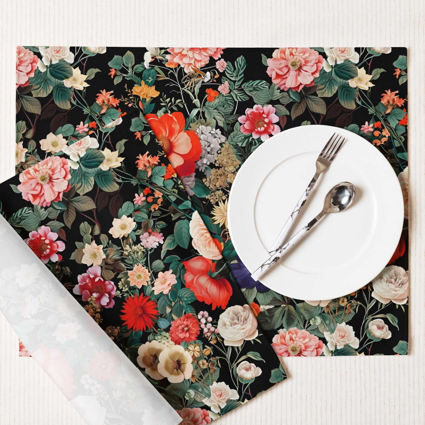 Placemat Set In Floral Pattern