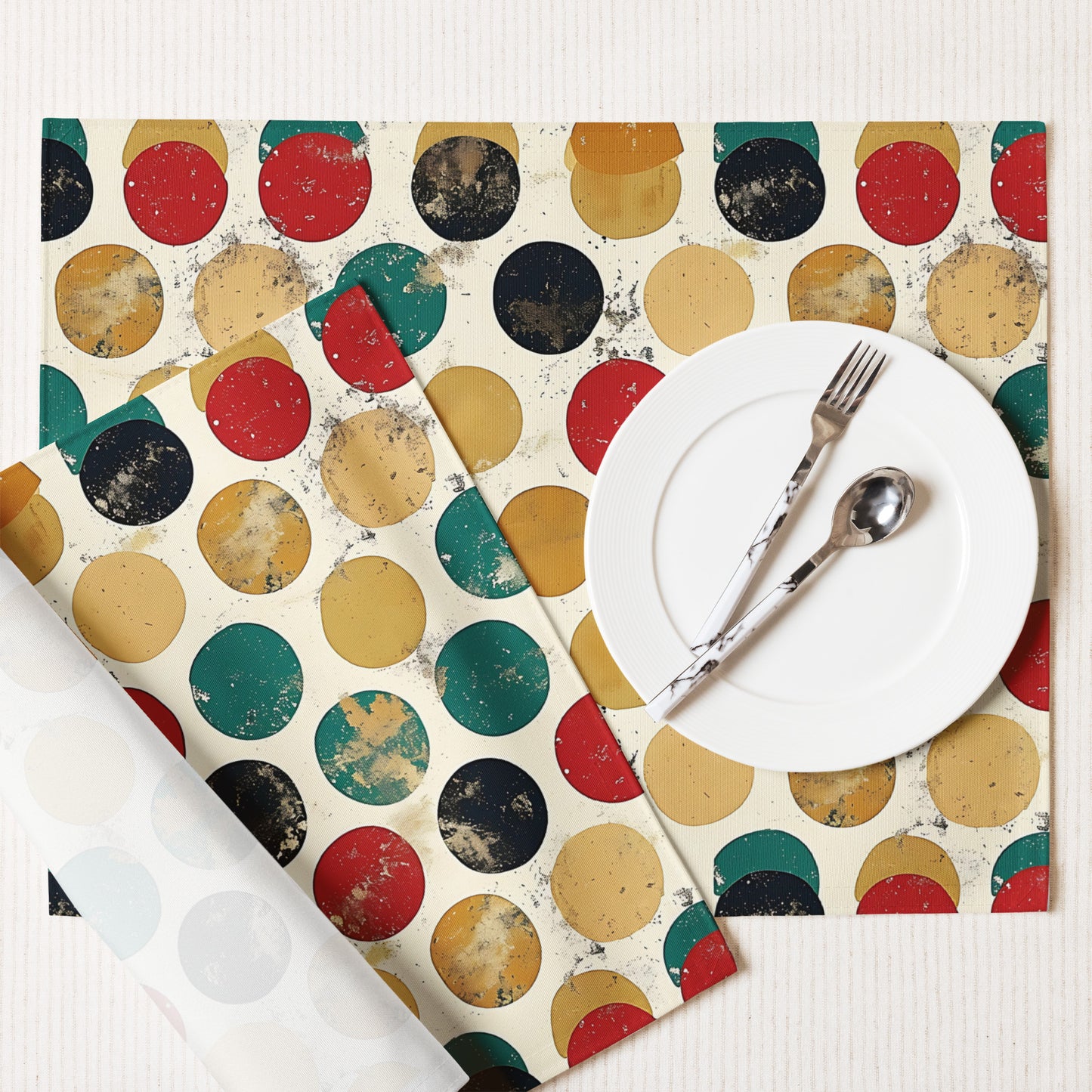 Placemat Set In In Polka Dots Pattern