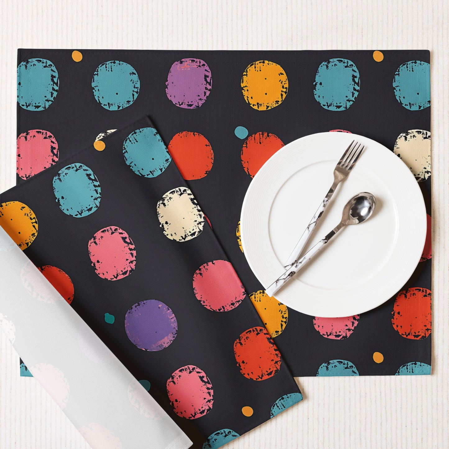 Placemat Set In Polka Dots Pattern