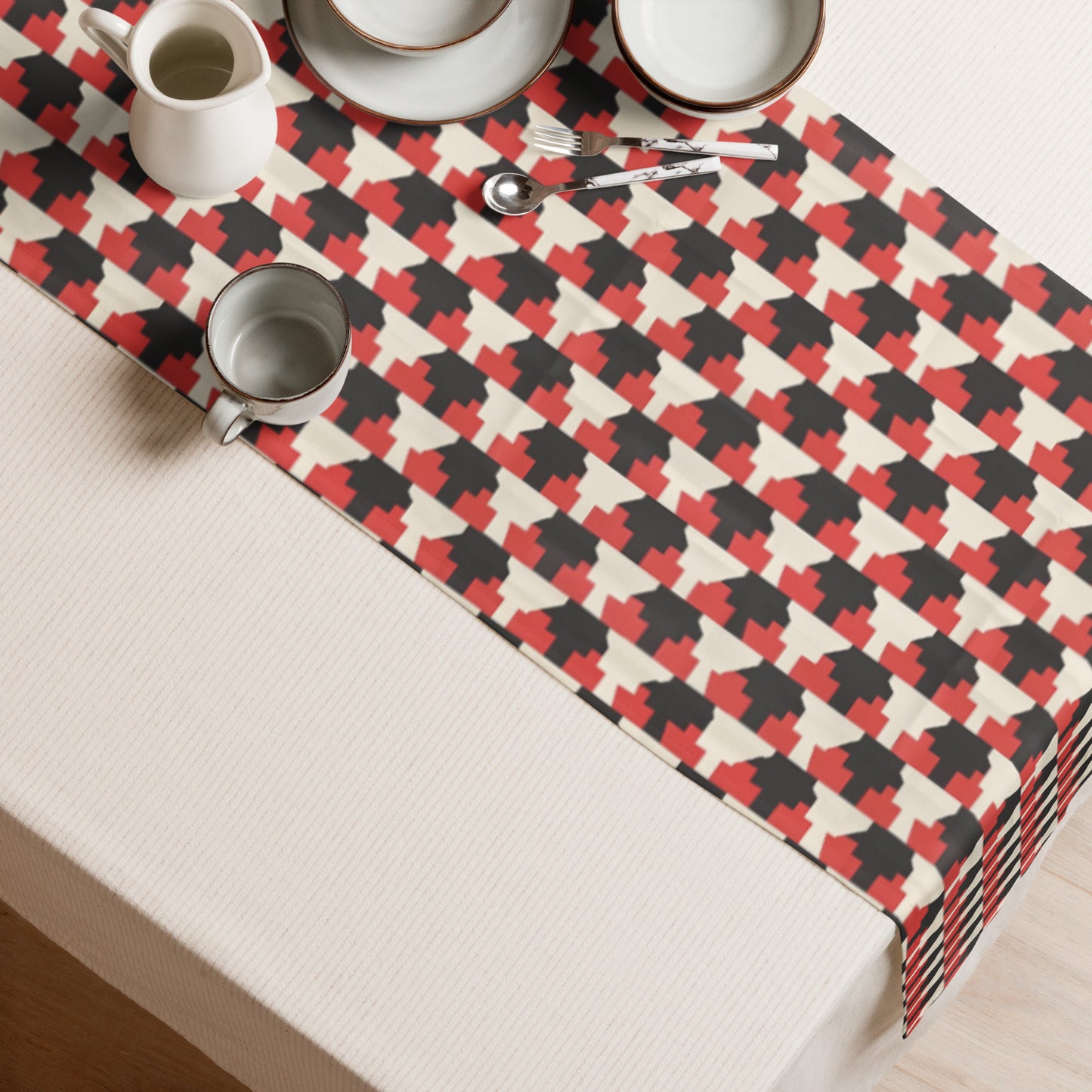 Table runner In French Inspired Pied-de-poule pattern