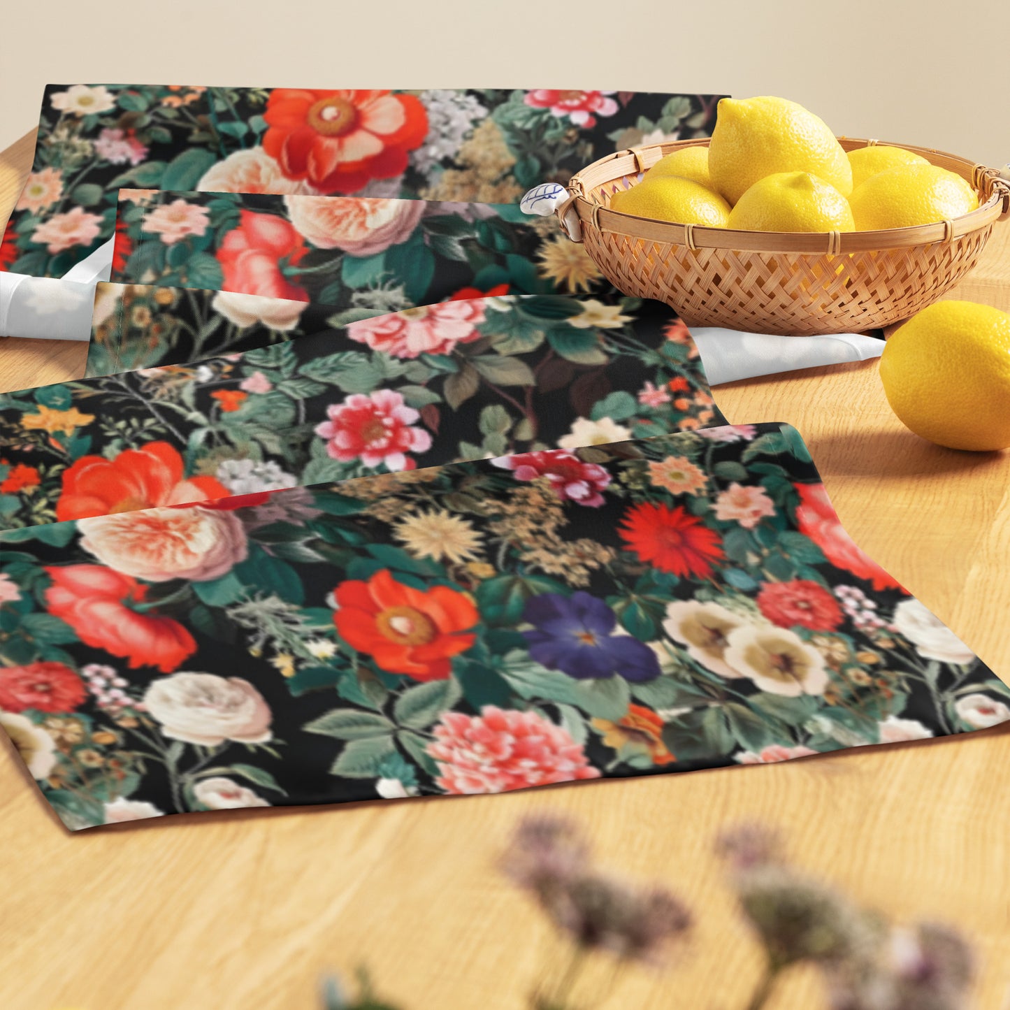 Table runner In Floral Pattern